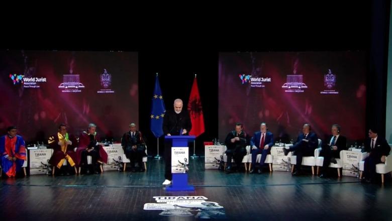 Bordi i Kongresit Botëror të Ligjit mblidhet në Tiranë, nderohen me titullin “Honoris Causa” 5 figura të spikatura ndërkombëtare