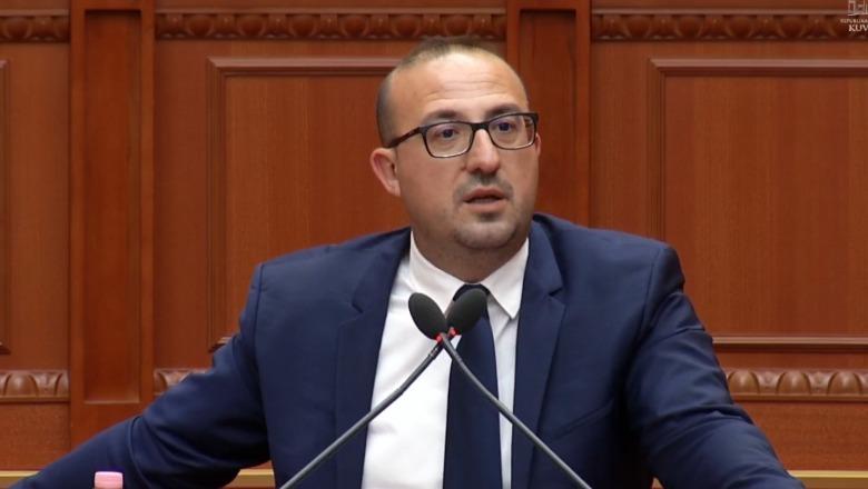 Korreshi: Ngulni ndonjë gozhdë në Lushnjë, 1 lopatë me lek duhen për 2 rrugë që të shpëtojmë nga aksidentet