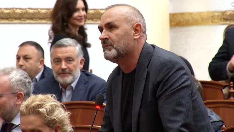 Ulsi Manja ngatërron qarkun, ‘vetemërohet’ deputet në Fier! Kolegët shpërthejnë në të qeshura