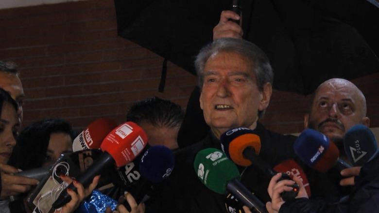 Nuk u lejuan të dilnin jashtë bulevardi/ Berisha: Nëse Hita mendon se na zuri në kurth, gaboi! Ne e dinim për kordonin, shkuam vetë drejt rrethimit