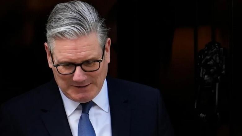 Lidershipi i Keir Starmer nën presion, deputetët laburistë kritikojnë kryeministrin britanik