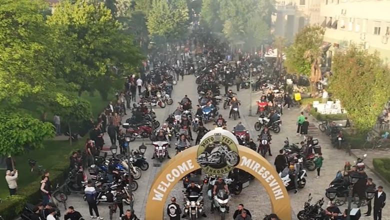 Mbi 500 motoristë në 'Moto Fest', Shkodra kthehet në qytetin e motorëve dhe muzikës Rock