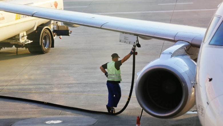 Europa lejon përdorimin e vajgurit amerikan për avionët por Agjensia EASA ngre shqetësime: Përdoreni me kujdes ose do të jenë në rrezik