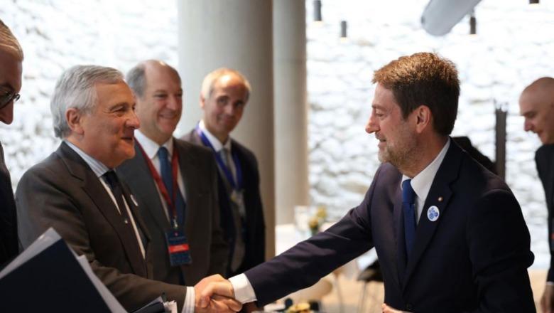 Ministri Hoxha takohet me zv kryeministrin italian Antonio Tajanin në Bratislavë: Italia ndër mbështetëset më të forta të Shqipërisë për në BE