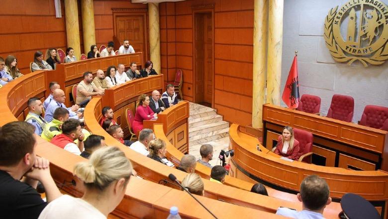 Problemet me 'e-Albania', Bashkia e Tiranës zgjat afatin për kreditë e buta, Ristani garanton qytetarët: Askush nuk do të penalizohet