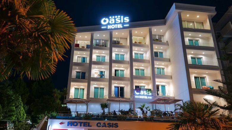 Prokuroria e Sarandës sekuestron katin pa leje mbi Hotel Oasis, objekti në pronësi të vëllait të Edmond Papës