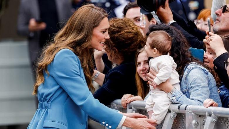 ‘Ciao Kate!’ Vizita e parë jashtë Britanisë pas përballjes me kancerin, Princesha e Uellsit pritet ngrohtë në Reggio Emilia