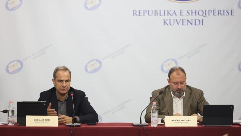 ‘Territorialja’ nis dëgjesat me kryetarët e bashkive, shqetësim kompetencat, ndarja “ok”! Debate për kohën e fjalës së deputetëve: Vini afat ose s’ka dëgjesa