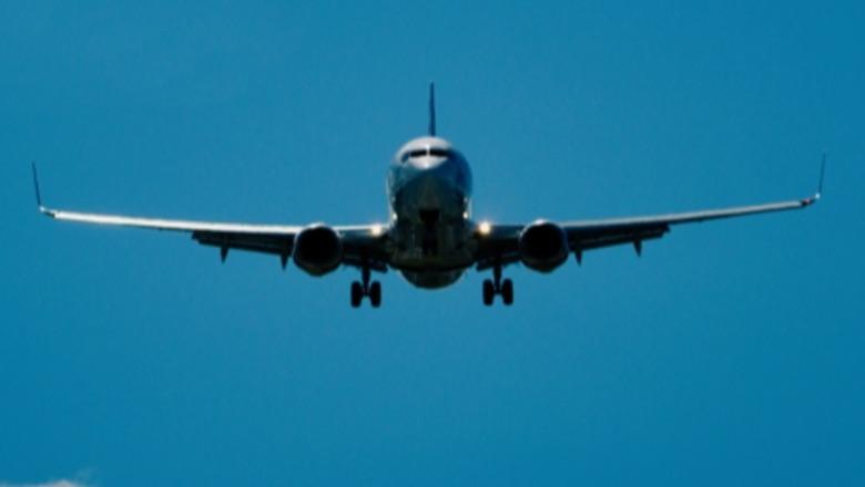 Fluturime të anuluara, avionë të bllokuar dhe kompani që ndalin punësimet, lufta në Lindjen e Mesme fut industrinë e aviacionit në gjendje 'mbijetese'