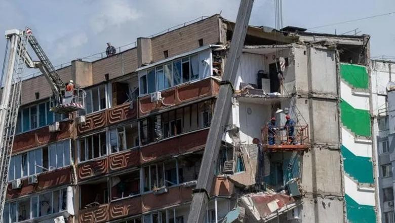 Rusia përshkallëzon sulmet në Ukrainë, 24 të vrarë! Zelensky: Moska po shkatërron qëllimisht jetë njerëzish, ndërkombëtarët duhet të ushtrojnë presion