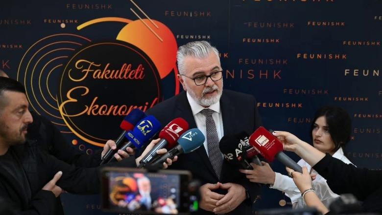 Ministri Gogu takon studentët e Juridikut në Shkodër: Reforma hyn në fazën ku qytetari duhet ta ndiejë drejtësinë