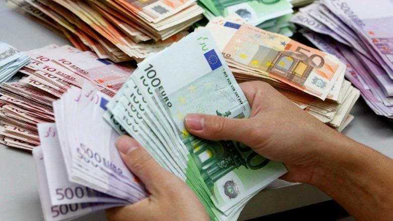 Euro e mbyll javën në rënie, arrin minimum të ri historik në 95.34 lekë