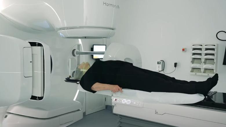 Trajtohet me sukses Akseleratorin e ri Linear pacientja e parë te Onkologjiku, ministrja Sala: Një hap i hap i rëndësishëm në forcimin e shërbimit