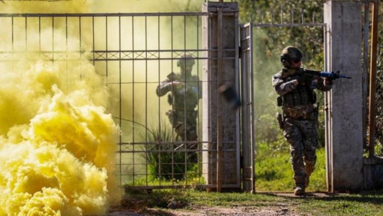 NATO publikon fotot e ushtarëve shqiptarë gjatë stërvitjeve në terren: Mprehim gatishmërinë për të vepruar në mjedisin kompleks të sigurisë së sotme