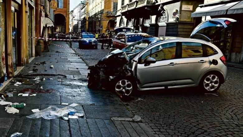 Terror në Modena, makina me 100 km/h hyn përmes turmës, 8 të plagosur! Autori ndalohet nga kalimtarët, mbante thikë në dorë