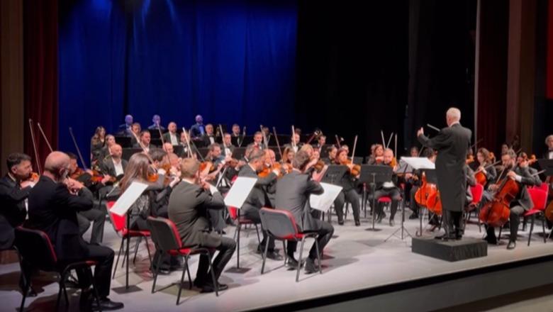 Filharmonia e Kosovës dhuron atmosferë të veçantë artisitike në Korçë, dirigjenti Jashari: Emocion krenarie!