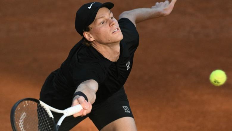 Tenis/ Italiani i parë pas 50 vitesh, Jannik Sinner mposht 2-0 norvegjezin Ruud dhe siguron trofeun e shtëpisë me rekord