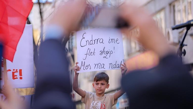 Mbi gjuhën shqipe në Maqedoni, fantazmat e së kaluarës dhe një problem tjetër edhe më dramatik