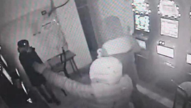 Çmontohet grupi i ‘skifterëve’ shqiptarë në Itali, 4 të arrestuar! Vepronin si hajdutë 'shëtitës', grabitën 34 dyqane cigaresh në Bolonja, 300 mijë euro mall i vjedhur