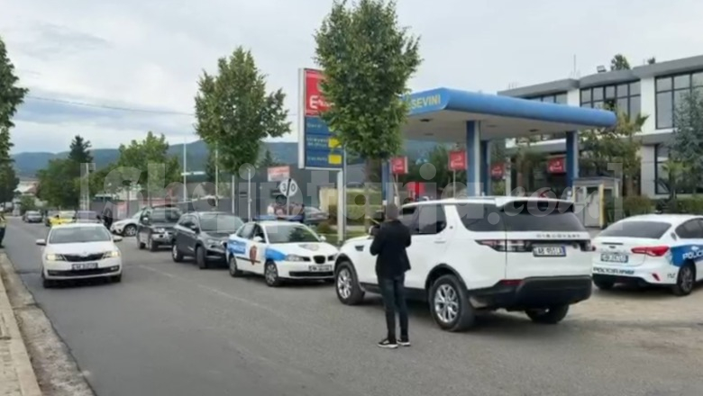 Mamurras/ Djali i ish-deputetit të PD Mhill Fufi në makinë me të kërkuarin nga Italia, i nxjerr armën policisë! Efektivët plagosin të dënuarin për tentativë vrasje
