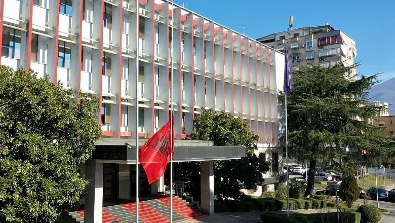Meidani ambasador në Prishtinë? Ministria e Jashtme:Lëvizjet diplomatike realizohen në përputhje me legjislacionin në fuqi! 