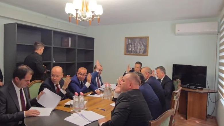 Miratohen në parim në mbledhjen e Këshillit ndryshimet në rregulloren e Kuvendit, PS arrin konsensus me PD