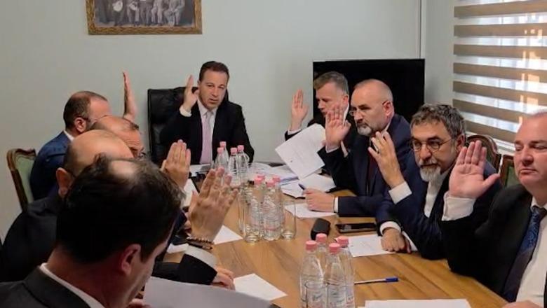 Miratohen në parim në mbledhjen e Këshillit ndryshimet në rregulloren e Kuvendit, PS arrin konsensus me PD