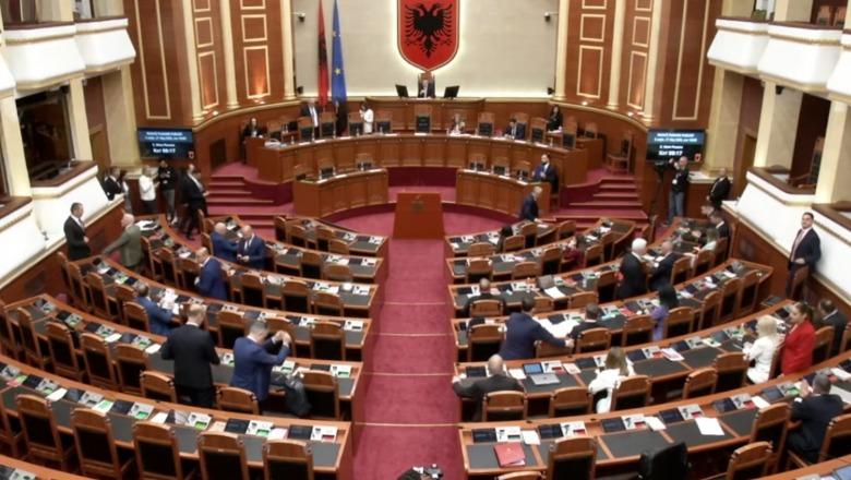 Shtyhen për një tjetër ditë 2 interpelancat drejtuar Ramës dhe 1 për Lamallarin, nuk mund të jenë prezent në seancë