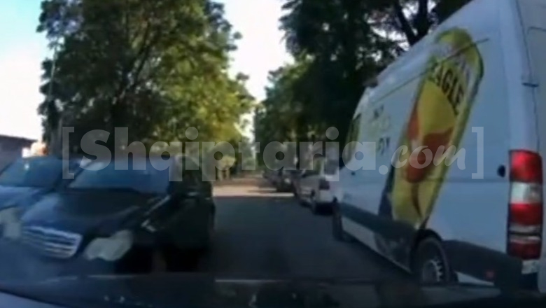 Pamje të reja nga aksidenti që i mori jetën 62-vjeçarit në Shkodë, makina me shpejtësi të lartë tentoi të parakalonte mjetin tjetër