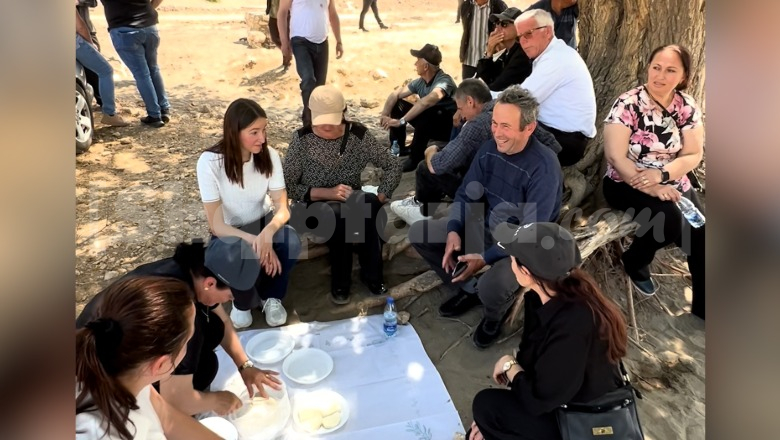 Resorti i Ulajt në Rrjoll, banorët i rikthehen protestës! Drekojnë së bashku në tokat e të parëve