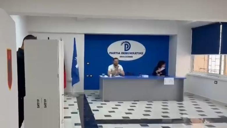 Referendumi në PD/ 270 demokratë në Gjirokastër konfirmojnë Berishën, 16 kundër e abstenim