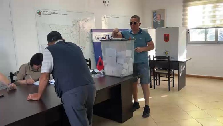 Referendumi për Berishën, votimi në disa degë shtyhet deri në orën 19:00