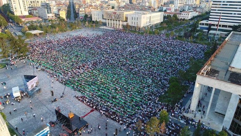 Tirana bëhet gati për Kurban Bajramin, publikohet programi i faljes dhe ceremonisë