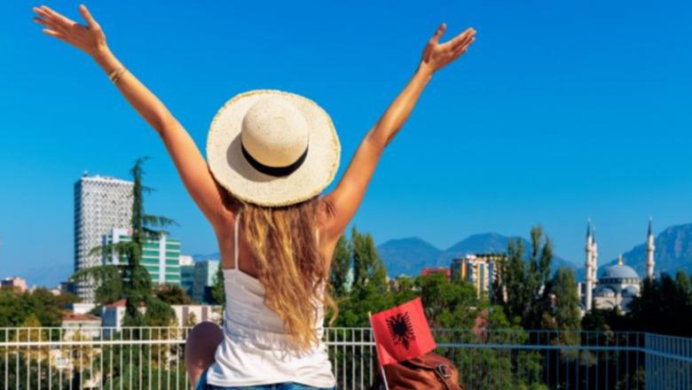 Shqipëria tërheq turistë nga e gjithë bota, INSTAT: Mbi 890 mijë të huaj erdhën në prill, 8.8% më shumë se në vitin 2025! Më shumë vizitorë nga Europa dhe Amerika