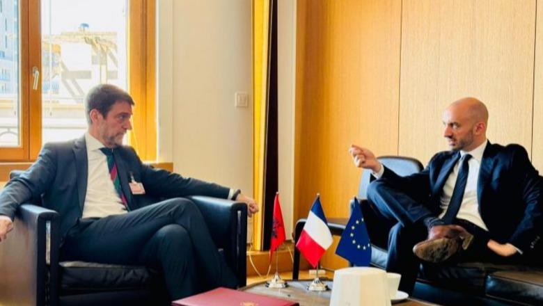 Hoxha takohet me ministrin francez, diskutime për integrimin e Shqipërisë në BE: Forcojmë bashkëpunimin strategjik mes dy vendeve