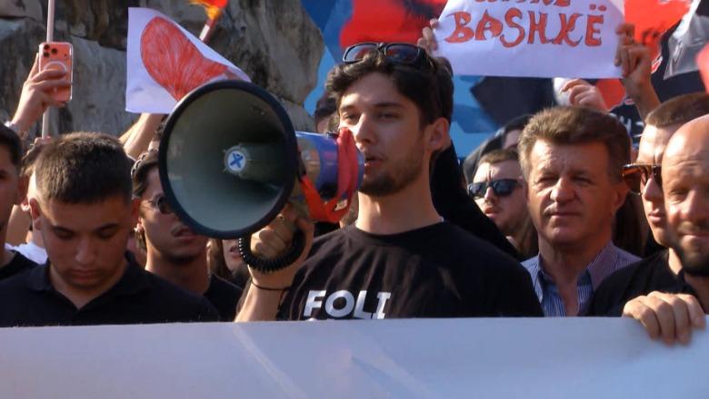 ‘Gjuha është amaneti ynë!’ Studenti nga Maqedonia e Veriut: S’kemi karrige për të ruajtur, kërkojmë vetëm barazi e respekt!