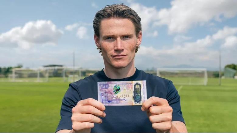 Skocia nderon McTominay para Botërorit, roveshata e futbollistit stampohet në kartëmonedhën 20 paundëshe