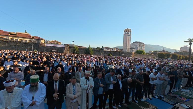 Falja e namazit të Kurban Bajramit bashkon besimtarët e Elbasanit