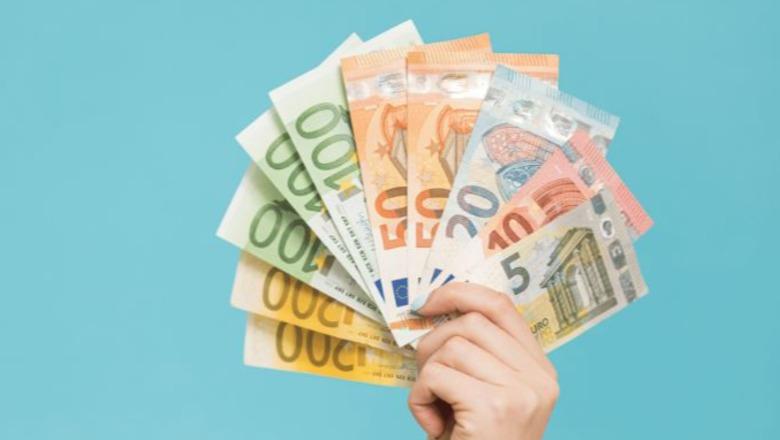Europa e taksave të çmendura, këto janë vendet ku paga përgjysmohet para se të hyjë në bankë