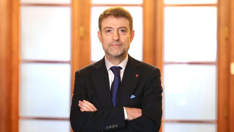Pasi kërkoi largimin e diplomatëve të huaj nga Kievi, Ministri Hoxha i përgjigjet Rusisë: Kërcënimi i ambasadave nuk është diplomaci, Shqipëria nuk  tërhiqet nga mbështetja për Ukrainën