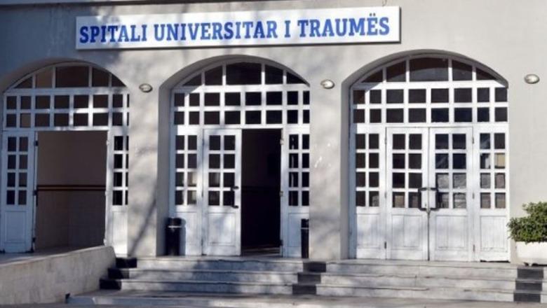 U plagos pak ditë më parë me armë zjarri në kokë nga ‘shoku’ i tij, ndërron jetë te ‘Trauma’ 17-vjeçari