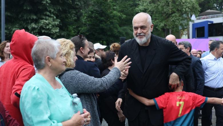 Kryeministri Rama ndan foto nga vizita në Korçë: Me kënaqësinë e mikpritjes korçare