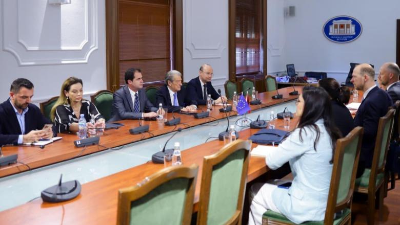 Komisioni i Venecias në Tiranë  Berisha sulmon SPAK  Fshehu krimin zgjedhor  Balla  Financim partive me standardet e BE