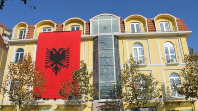 Terapia hormonale në QSUT për transgjinorët, Komuniteti Mysliman i Shqipërisë: Të miturit s’duhet të vendosen përballë proceseve me pasoja afatgjata për jetën e tyre