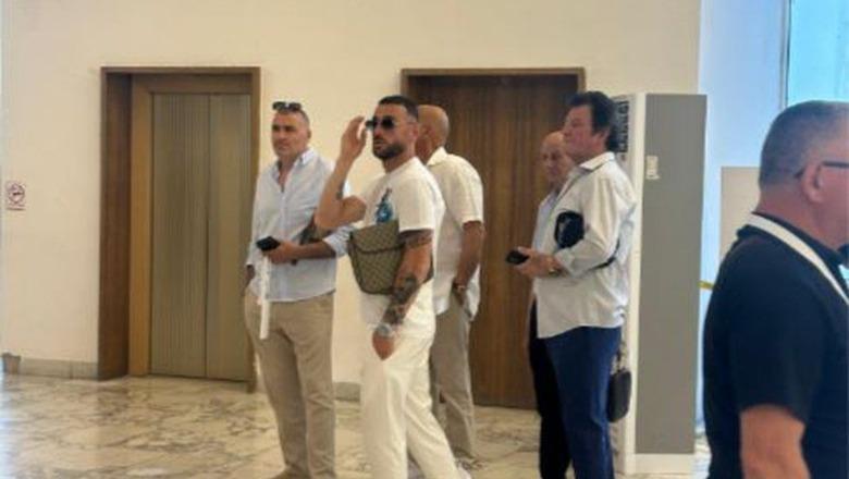 Stresi kandidon sot për Këshillin Kombëtar të Partisë Demokratike, djali i ish-truprojës së Sali Berishës shkon në punimet në Kuvendit