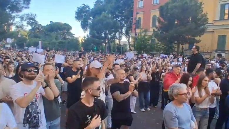 Protesta në Zvërnec, qytetarët tubim në Tiranë 
