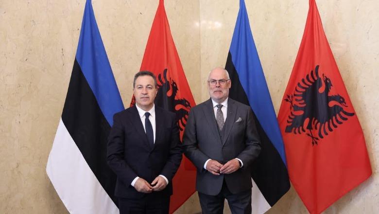 Estonia rikonfirmon mbështetjen për anëtarësimin e Shqipërisë në BE, Peleshi takon Presidentin Karis dhe kryeparlamentarin Hussar