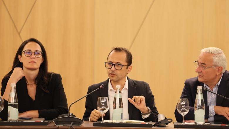 Bankat, AKSHI dhe Ministria e Ekonomisë me plan të ri për shërbimet dixhitale, në fokus pagesat publike dhe shkëmbimi i të dhënave