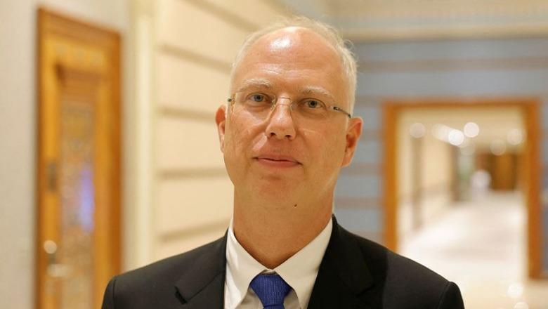Kremlini: BE-ja ka nevojë për naftën dhe gazin rus për të mbijetuar