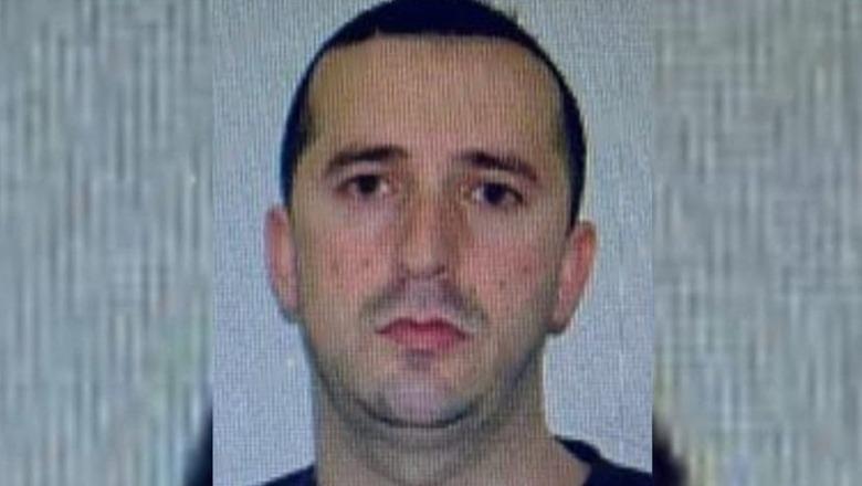 Grupi i Florian Gjergjit del sërish në skenë, mashtrojnë kambistin dhe i marrin 60 mijë euro! U prezantuan si kushëriri i një biznesmeni, 2 në pranga